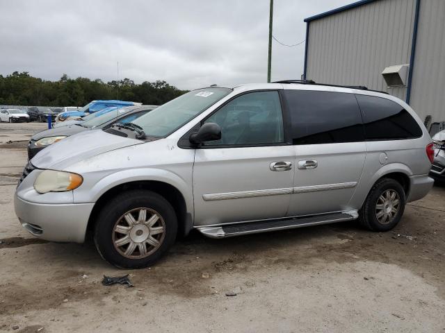 CHRYSLER TOWN & COU 2006 with VIN 2A4GP54L56R818067 - Photo from auction