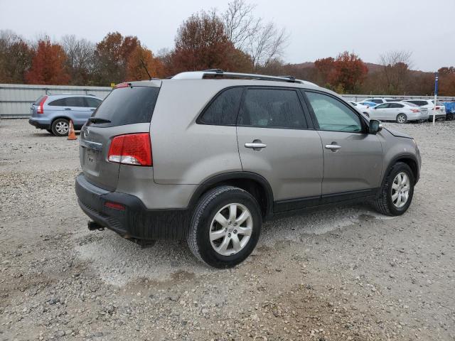 Photo 3 from auction – 2013 KIA SORENTO LX with VIN 5XYKT4A60DG353090