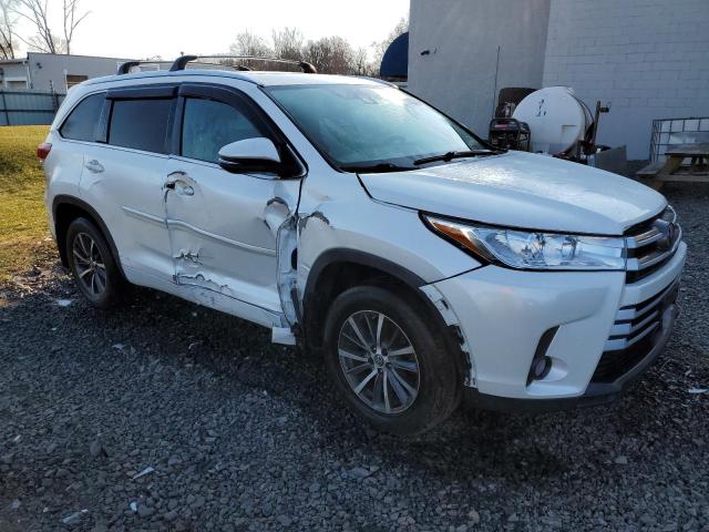 Фото 4 с аукциона – 2018 TOYOTA HIGHLANDER с VIN 5TDJZRFH4JS873728
