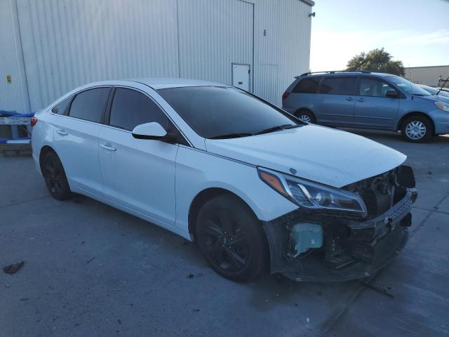 Photo 4 from auction – 2015 HYUNDAI SONATA SE with VIN 5NPE24AF1FH110822