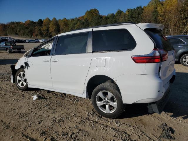 Photo 2 from auction – 2018 TOYOTA SIENNA LE with VIN 5TDKZ3DC4JS939588