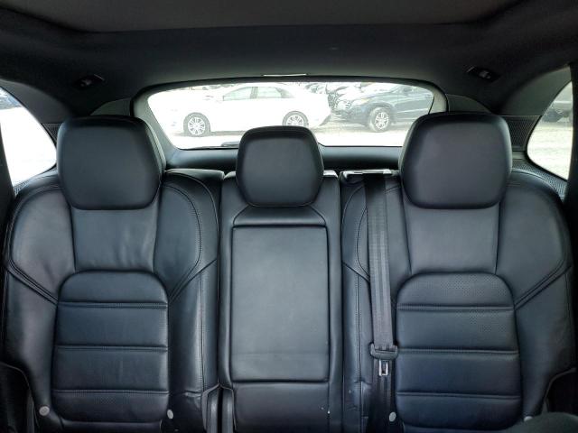 Photo 10 from auction – 2016 PORSCHE CAYENNE SE with VIN WP1AE2A23GLA64848