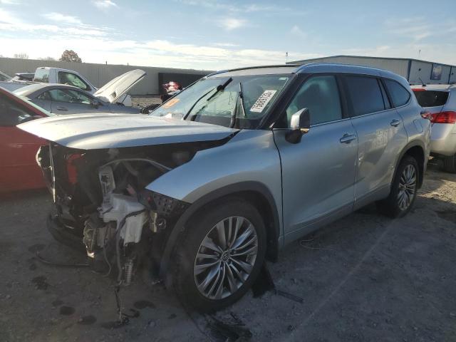 TOYOTA HIGHLANDER 2020 with VIN 5TDFZRBH8LS054963 - Photo from auction