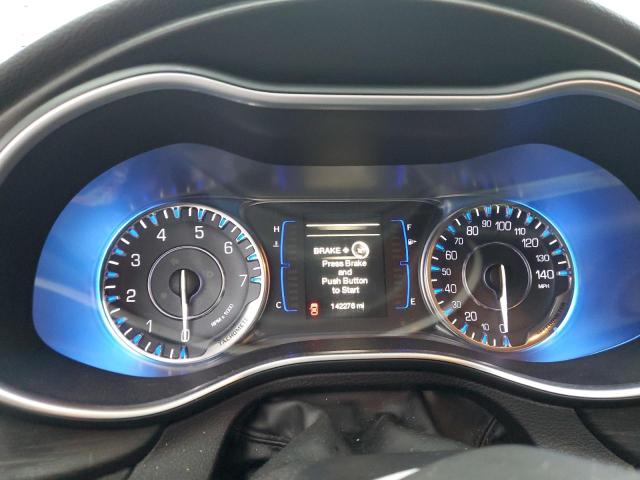 Photo 9 from auction – 2015 CHRYSLER 200 LIMITE with VIN 1C3CCCAB6FN684686