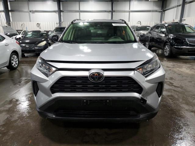 Photo 5 from auction – 2019 TOYOTA RAV4 LE with VIN JTMF1RFV3KJ002806