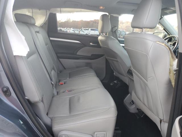 Photo 10 from auction – 2018 TOYOTA HIGHLANDER with VIN 5TDJZRFH3JS887507