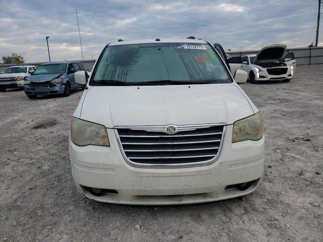 Photo 5 from auction – 2010 CHRYSLER TOWN & COU with VIN 2A4RR8D13AR480485