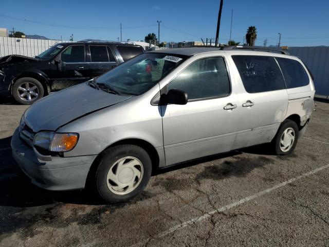 TOYOTA SIENNA LE 2002 with VIN 4T3ZF13C92U499560 - Photo from auction