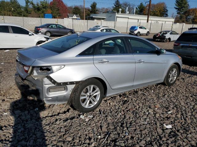 Photo 3 from auction – 2013 HYUNDAI SONATA GLS with VIN 5NPEB4AC8DH793878