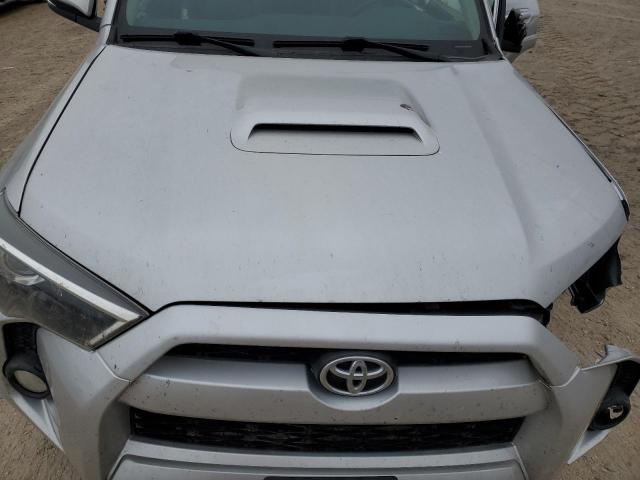 Photo 12 from auction – 2018 TOYOTA 4RUNNER SR with VIN JTEBU5JRXJ5521475