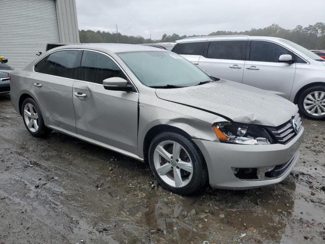 Photo 4 from auction – 2014 VOLKSWAGEN PASSAT S with VIN 1VWAT7A33EC048401