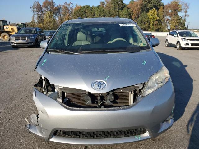 Photo 5 from auction – 2011 TOYOTA SIENNA XLE with VIN 5TDYK3DC2BS071008