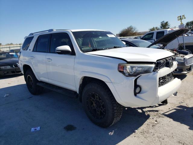 Photo 4 from auction – 2014 TOYOTA 4RUNNER SR with VIN JTEBU5JRXE5157287