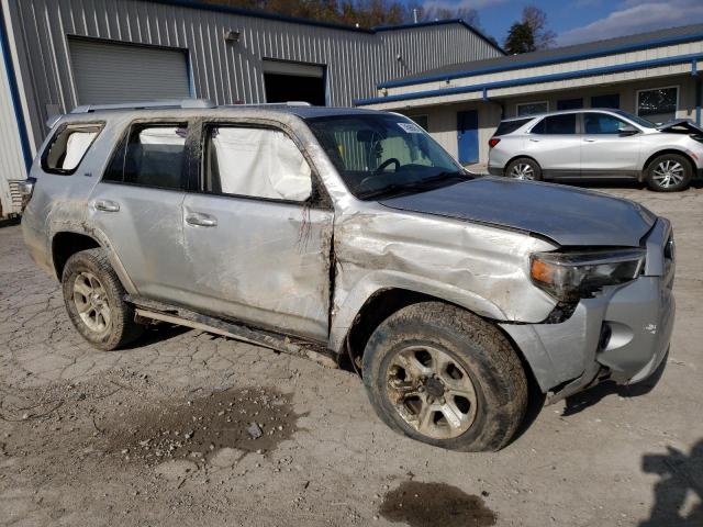 Photo 4 from auction – 2018 TOYOTA 4RUNNER SR with VIN JTEBU5JR2J5556642