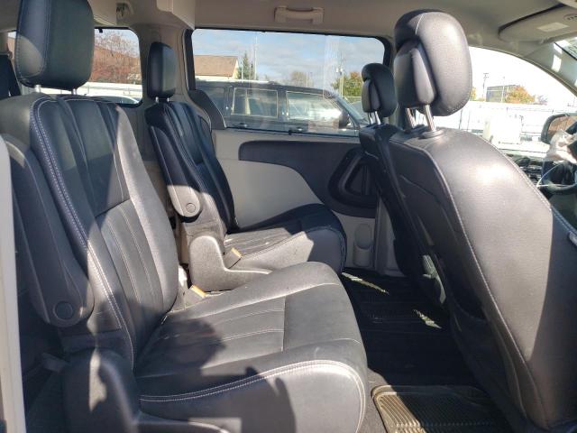 Photo 10 from auction – 2016 CHRYSLER TOWN & COU with VIN 2C4RC1BG7GR175070