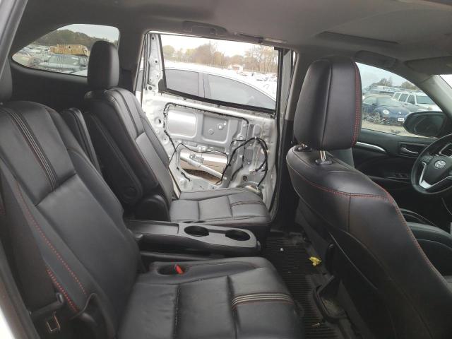 Photo 11 from auction – 2019 TOYOTA HIGHLANDER with VIN 5TDKZRFH7KS569640