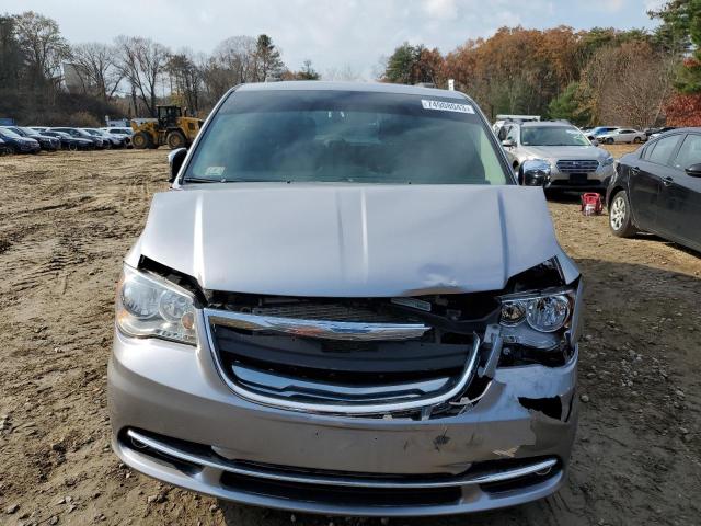 Photo 5 from auction – 2015 CHRYSLER TOWN & COU with VIN 2C4RC1CG4FR539815