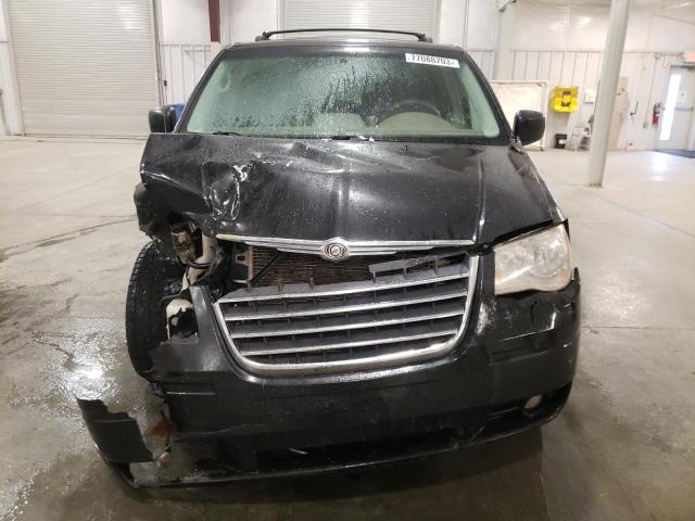 Photo 5 from auction – 2010 CHRYSLER TOWN & COU with VIN 2A4RR5D19AR428213