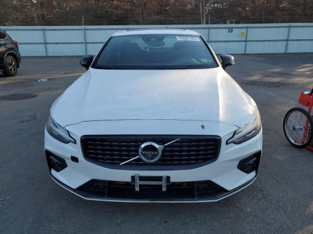 Photo 5 from auction – 2022 VOLVO S60 B5 R-D with VIN 7JRL12TM2NG154505