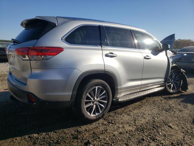Photo 3 from auction – 2018 TOYOTA HIGHLANDER with VIN 5TDKZRFH7JS547734