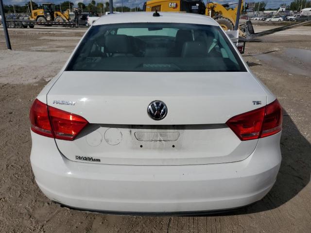 Photo 6 from auction – 2015 VOLKSWAGEN PASSAT S with VIN 1VWAT7A35FC009293
