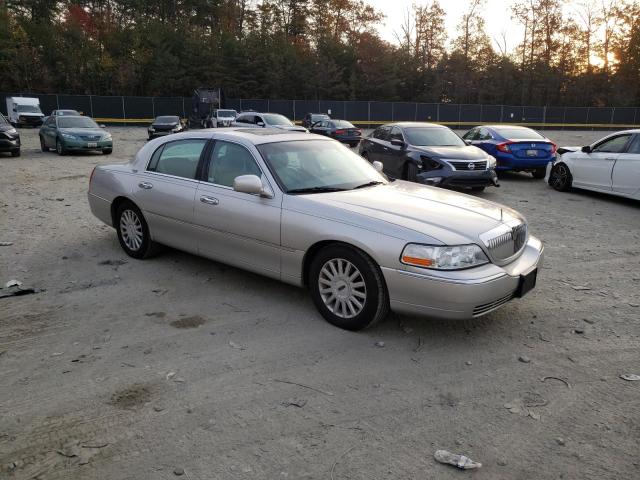 Photo 4 from auction – 2005 LINCOLN TOWN CAR with VIN 1LNHM82W55Y643598