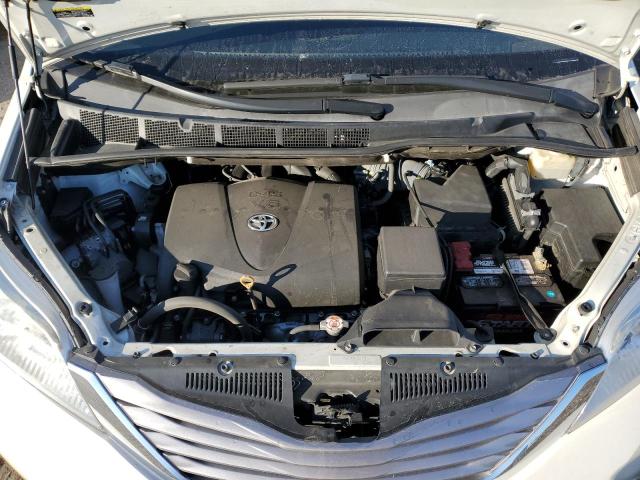 Photo 12 from auction – 2017 TOYOTA SIENNA XLE with VIN 5TDYZ3DC4HS831895