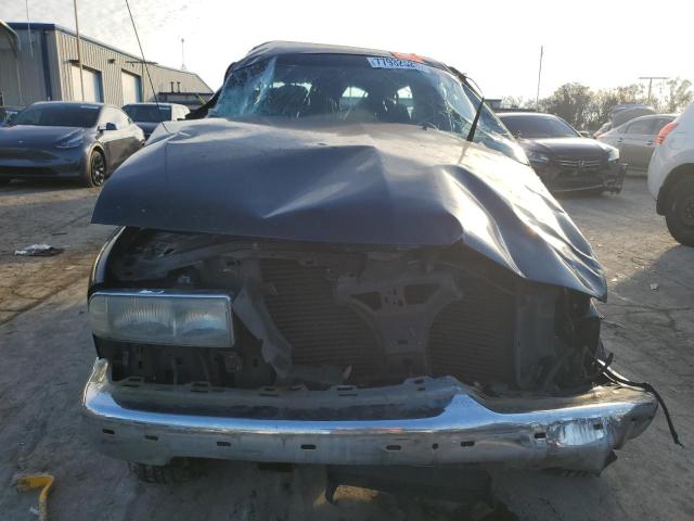 Photo 5 from auction – 2001 CHEVROLET BLAZER with VIN 1GNCS18WX1K116356