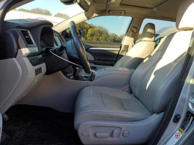 Photo 7 from auction – 2018 TOYOTA HIGHLANDER with VIN 5TDJZRFH0JS534187