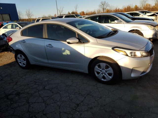 Zdjęcie 4 z aukcji – 2017 KIA FORTE LX z VIN 3KPFK4A76HE095481