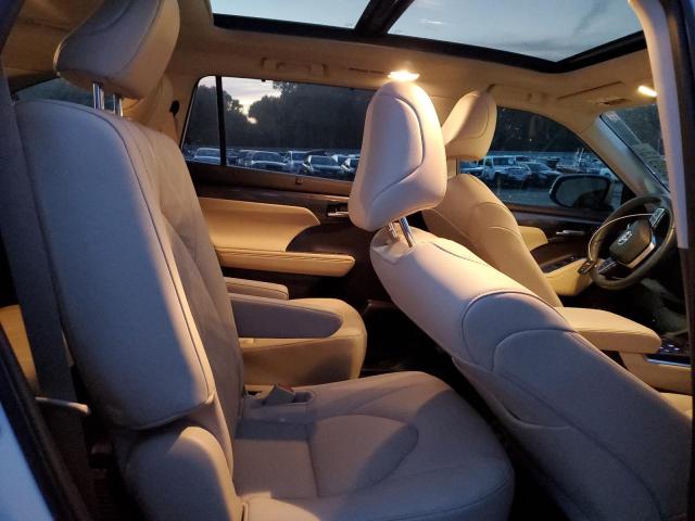 Photo 11 from auction – 2021 TOYOTA HIGHLANDER with VIN 5TDFZRBH3MS114455