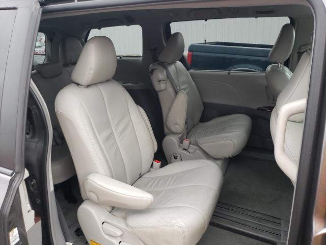 Photo 11 from auction – 2011 TOYOTA SIENNA XLE with VIN 5TDYK3DC8BS115030