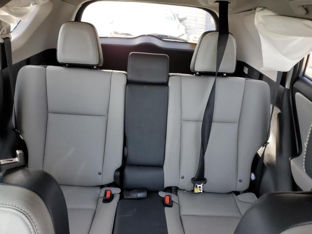 Photo 10 from auction – 2017 TOYOTA RAV4 LIMIT with VIN 2T3DFREV5HW562086