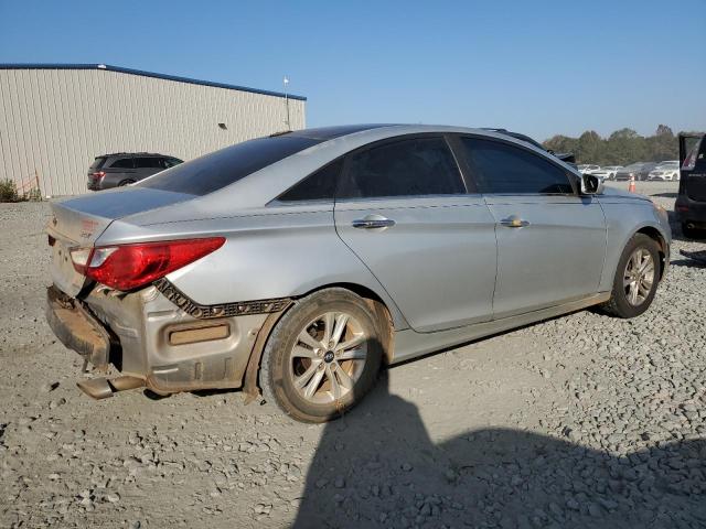 Photo 3 from auction – 2013 HYUNDAI SONATA SE with VIN 5NPEC4AB6DH569979