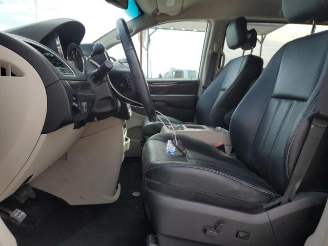 Photo 7 from auction – 2016 CHRYSLER TOWN & COU with VIN 2C4RC1BG2GR187563