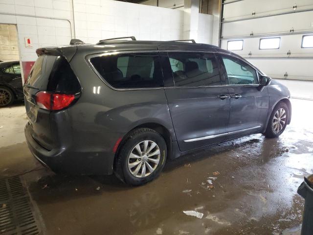 Photo 3 from auction – 2017 CHRYSLER PACIFICA T with VIN 2C4RC1BG1HR670219
