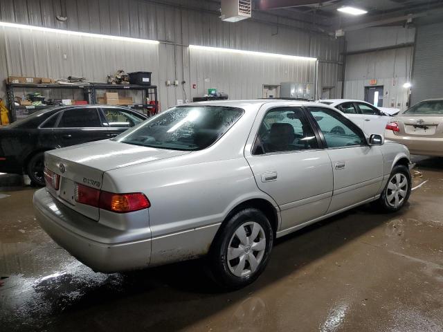 Photo 3 from auction – 2000 TOYOTA CAMRY CE with VIN 4T1BG22K5YU703513