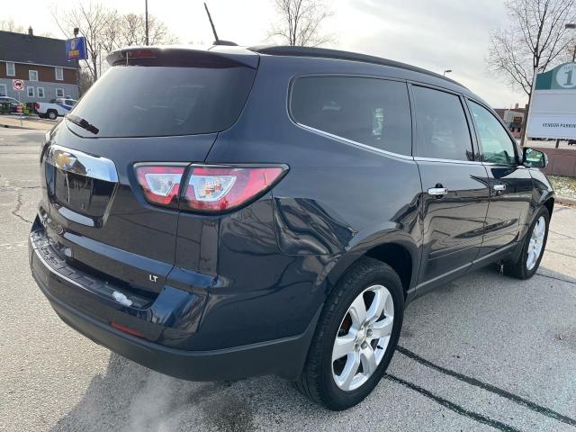 Photo 4 from auction – 2017 CHEVROLET TRAVERSE L with VIN 1GNKVGKD8HJ245855