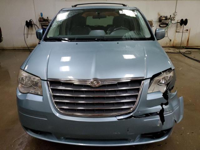 Photo 5 from auction – 2010 CHRYSLER TOWN & COU with VIN 2A4RR5D19AR358258