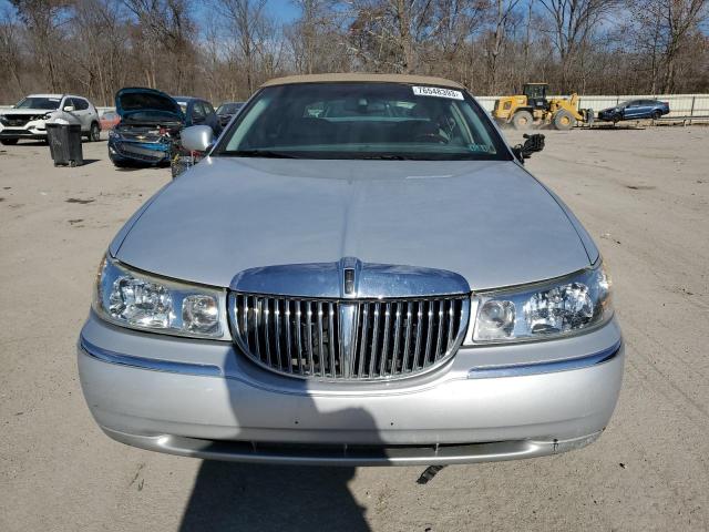 Photo 5 from auction – 2002 LINCOLN TOWN CAR C with VIN 1LNHM83W02Y636035