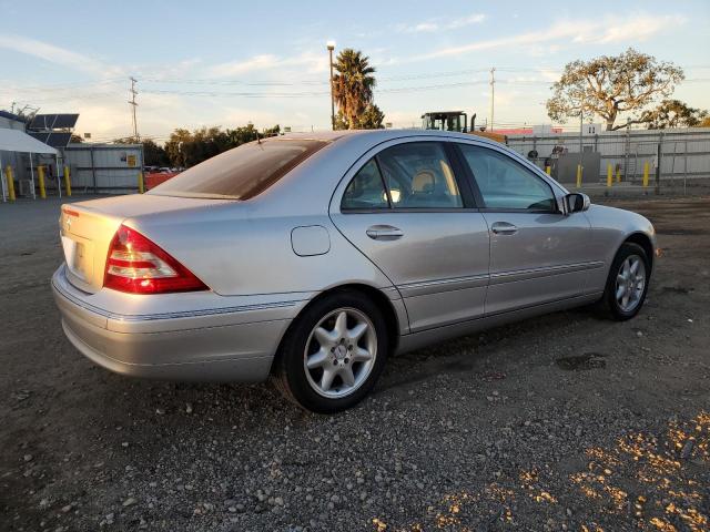 Photo 3 from auction – 2002 MERCEDES-BENZ C 240 with VIN WDBRF61J02E003663