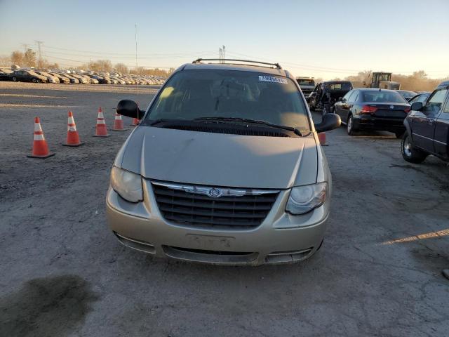 Photo 5 from auction – 2005 CHRYSLER TOWN & COU with VIN 2C4GP54L75R571817
