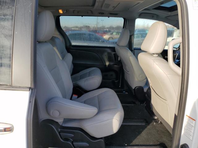 Photo 11 from auction – 2017 TOYOTA SIENNA XLE with VIN 5TDDZ3DC4HS177818