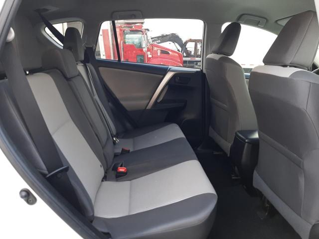 Photo 11 from auction – 2015 TOYOTA RAV4 LE with VIN 2T3BFREV4FW310351