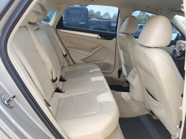 Photo 10 from auction – 2012 VOLKSWAGEN PASSAT SE with VIN 1VWBP7A35CC008102