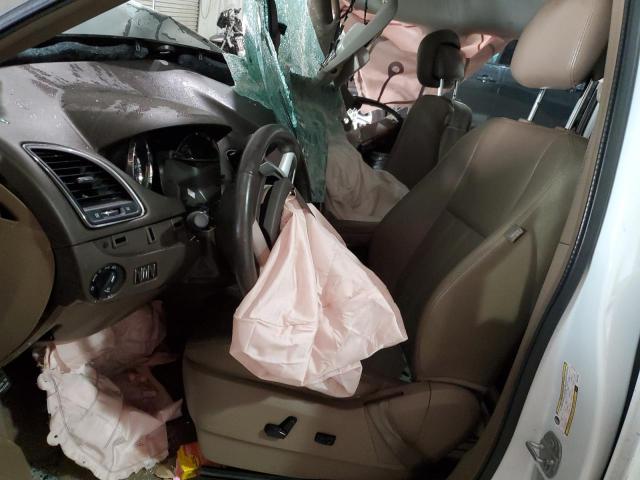 Photo 7 from auction – 2016 CHRYSLER TOWN & COU with VIN 2C4RC1BG6GR207569