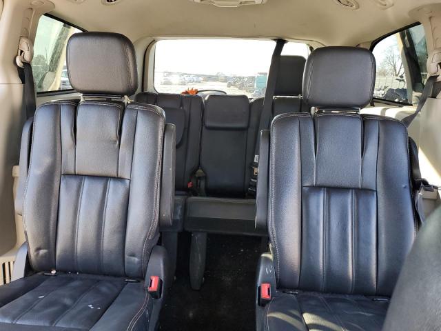 Photo 10 from auction – 2015 CHRYSLER TOWN & COU with VIN 2C4RC1BG8FR715086