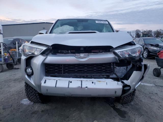 Photo 5 from auction – 2018 TOYOTA 4RUNNER SR with VIN JTEBU5JR7J5567202