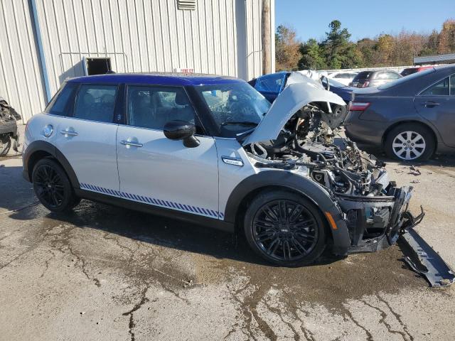 Photo 4 from auction – 2022 MINI COOPER S with VIN WMW53DK08N2S19301