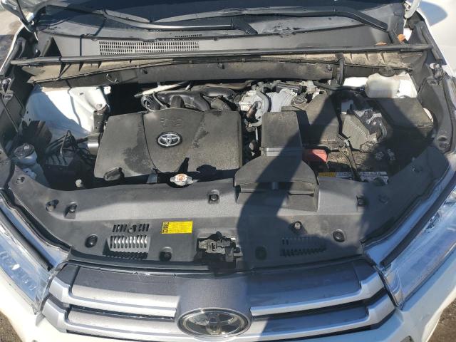 Photo 12 from auction – 2018 TOYOTA HIGHLANDER with VIN 5TDKZRFH9JS286364